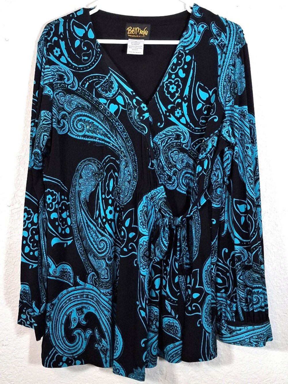 Bob Mackie Wearable Art Size Medium Ladies Top with Tie at Waist.